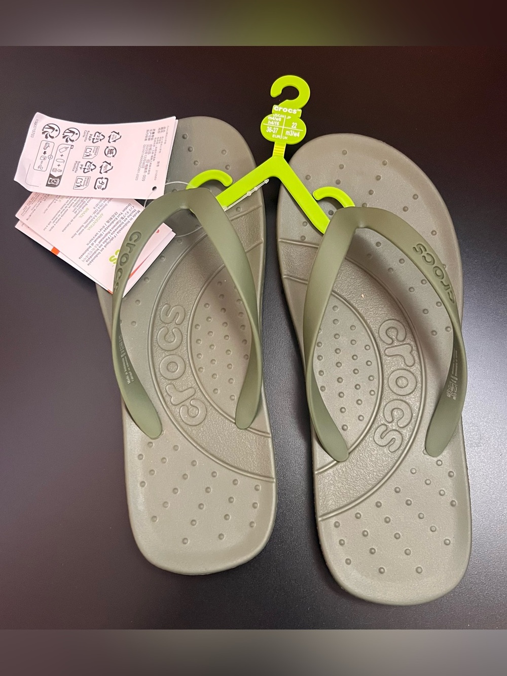Crocs Unisex Flip Flops NWT